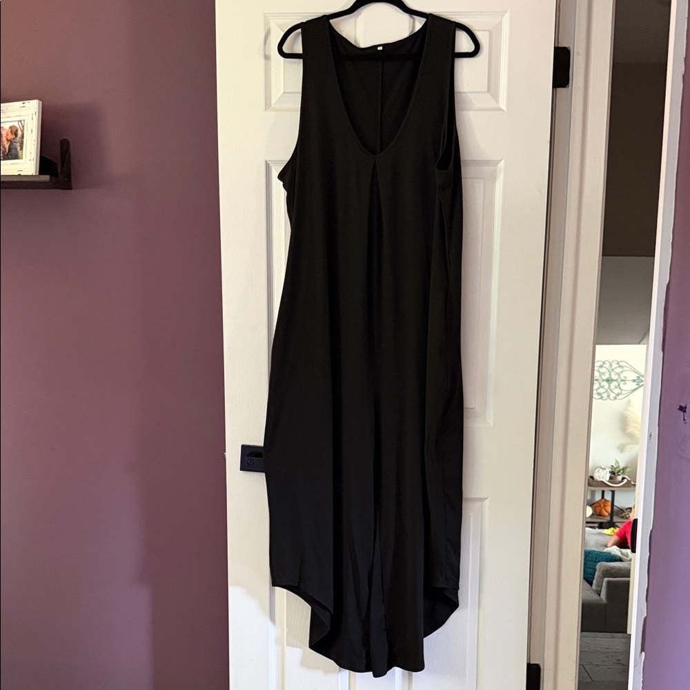 Black Sleeveless V-Neck Women's Jumpsuit